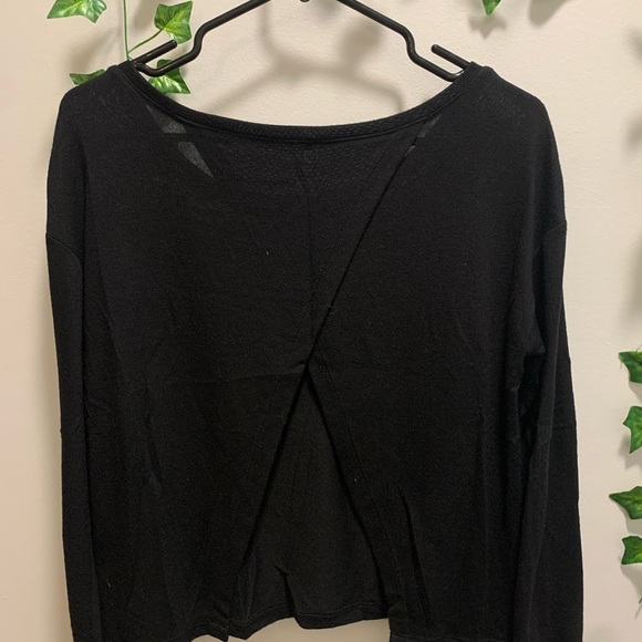 Long sleeve open back - Picture 2 of 2